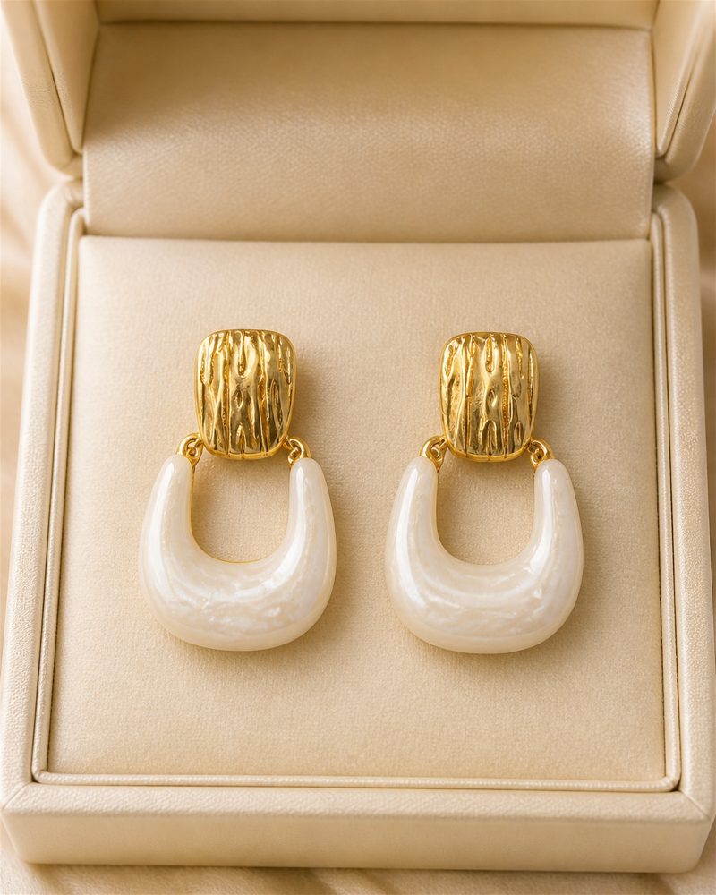 Elara Pearly Open-Link Drop Earrings