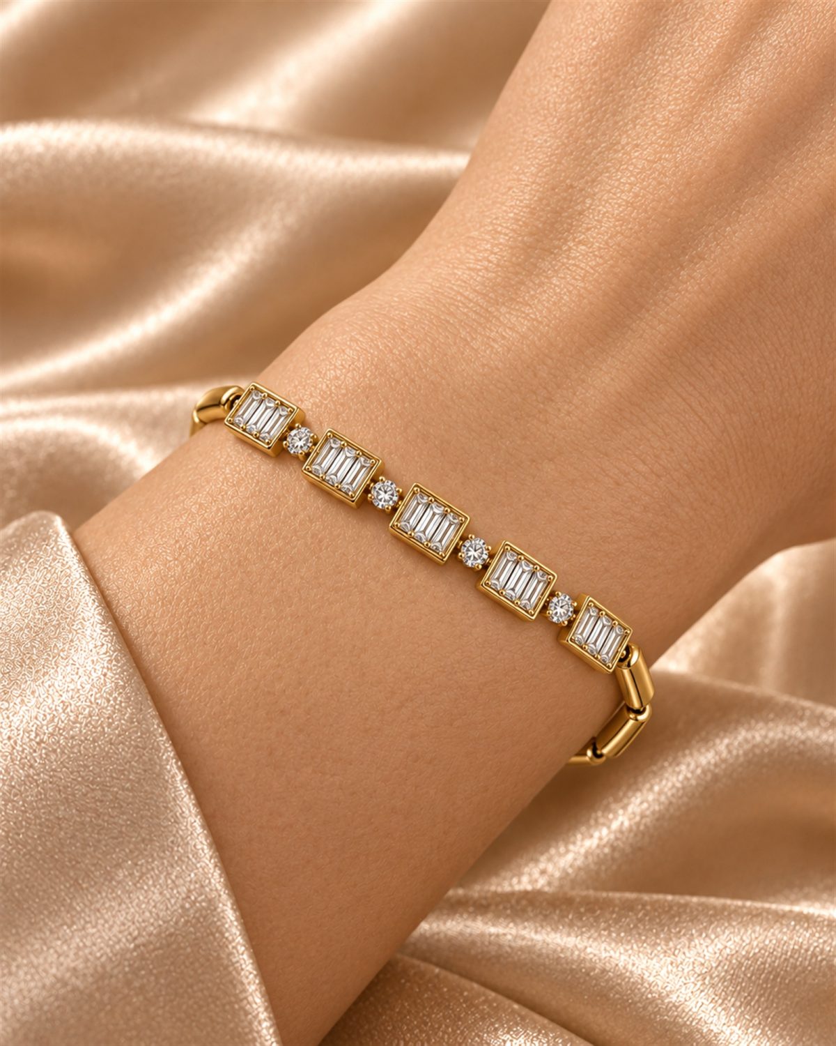 Golden Brilliance Link Bracelet