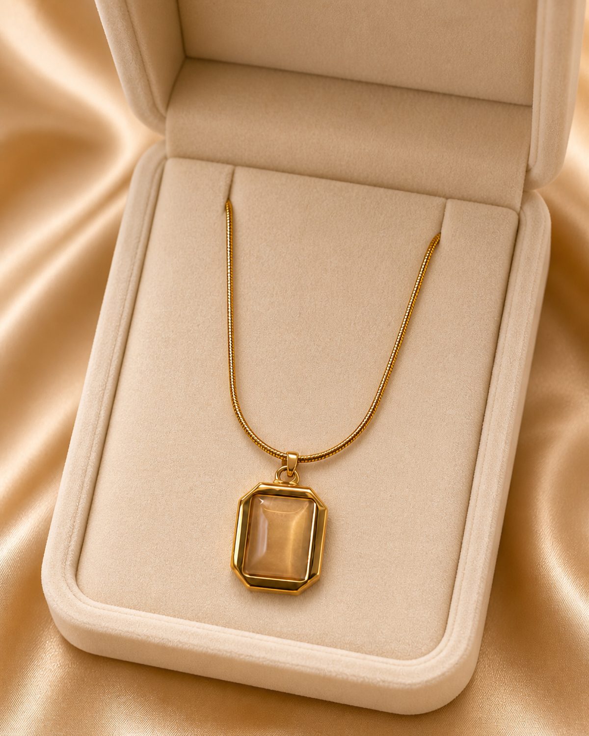 Champagne Glow Geometric Necklace